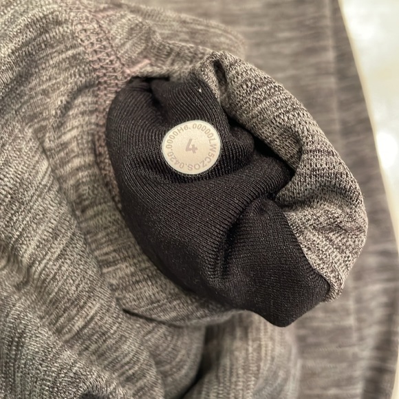 [ LIKE NEW ] size 4 lululemon align pant 25” heathered black gray - Picture 4 of 5